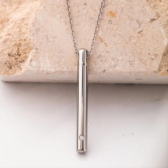 COPY - Pendant Urn necklace w/ Cubic Zirconia Diamond Store ashes, snuff, powde… - Picture 6 of 9